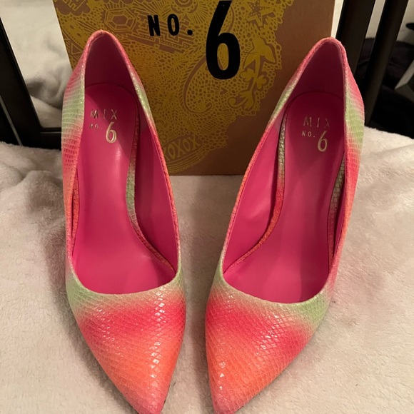 Shoes - Picture 4 of 6